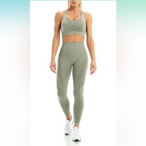 BUNDLE BOGO 4 Piece Workout Outfits 2 Sports Bra and 2 Seamless Leggings Yoga